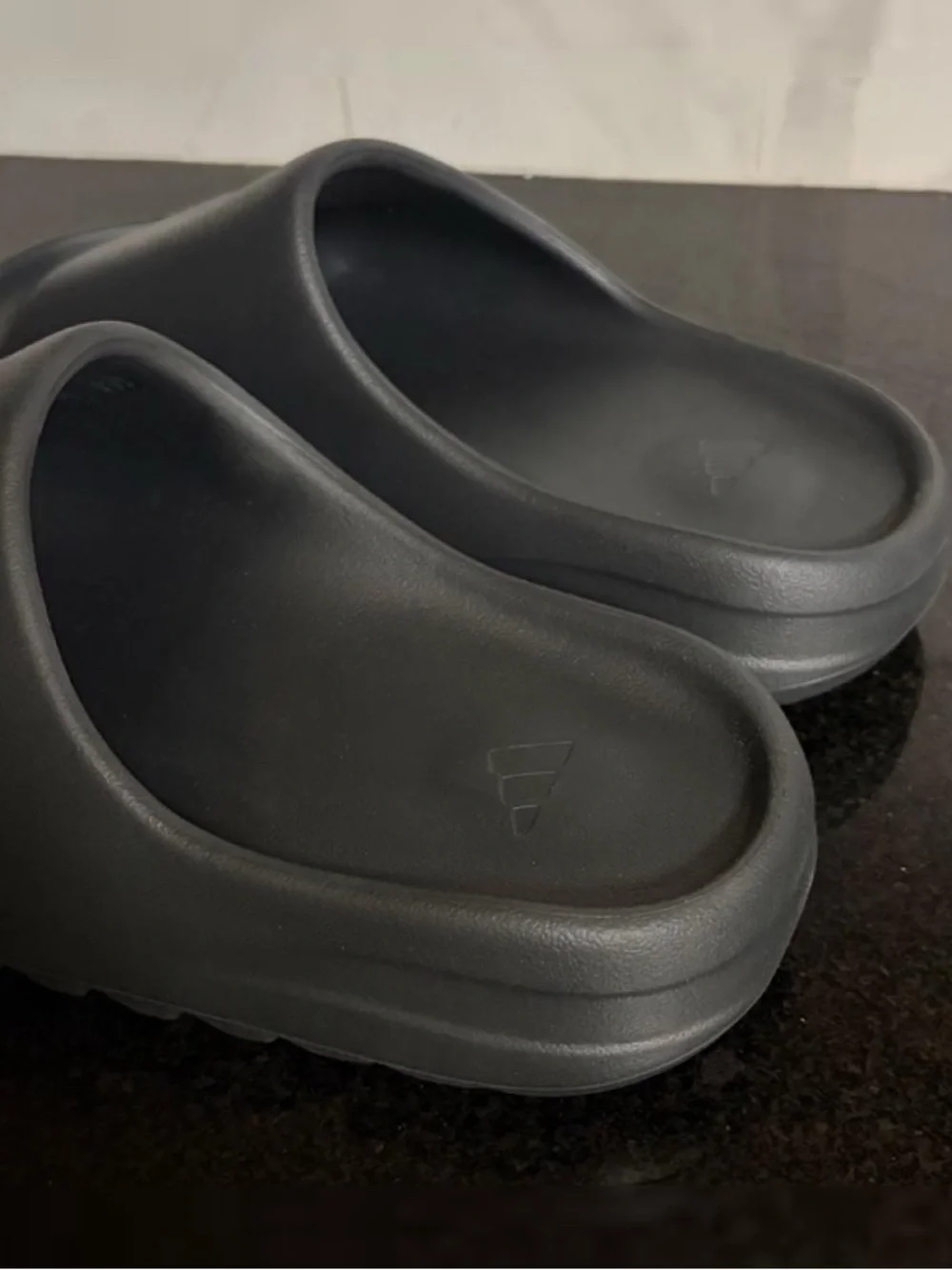 Yeezy Slide Black Size 10